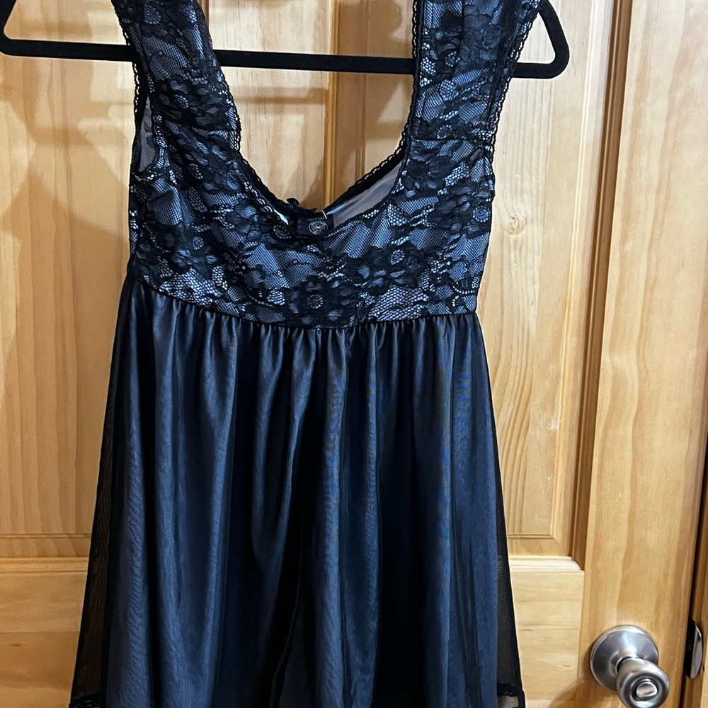 Urban Outfitters Romper - Picture 2 of 10